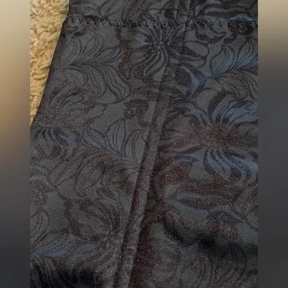 Waist cincher corset, black floral design, like new - Picture 3 of 6